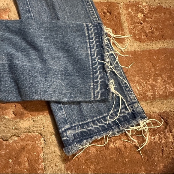 AMO size 25 Babe wash Divebar Destroy frayed hem straight distressed blue jeans - Picture 10 of 14